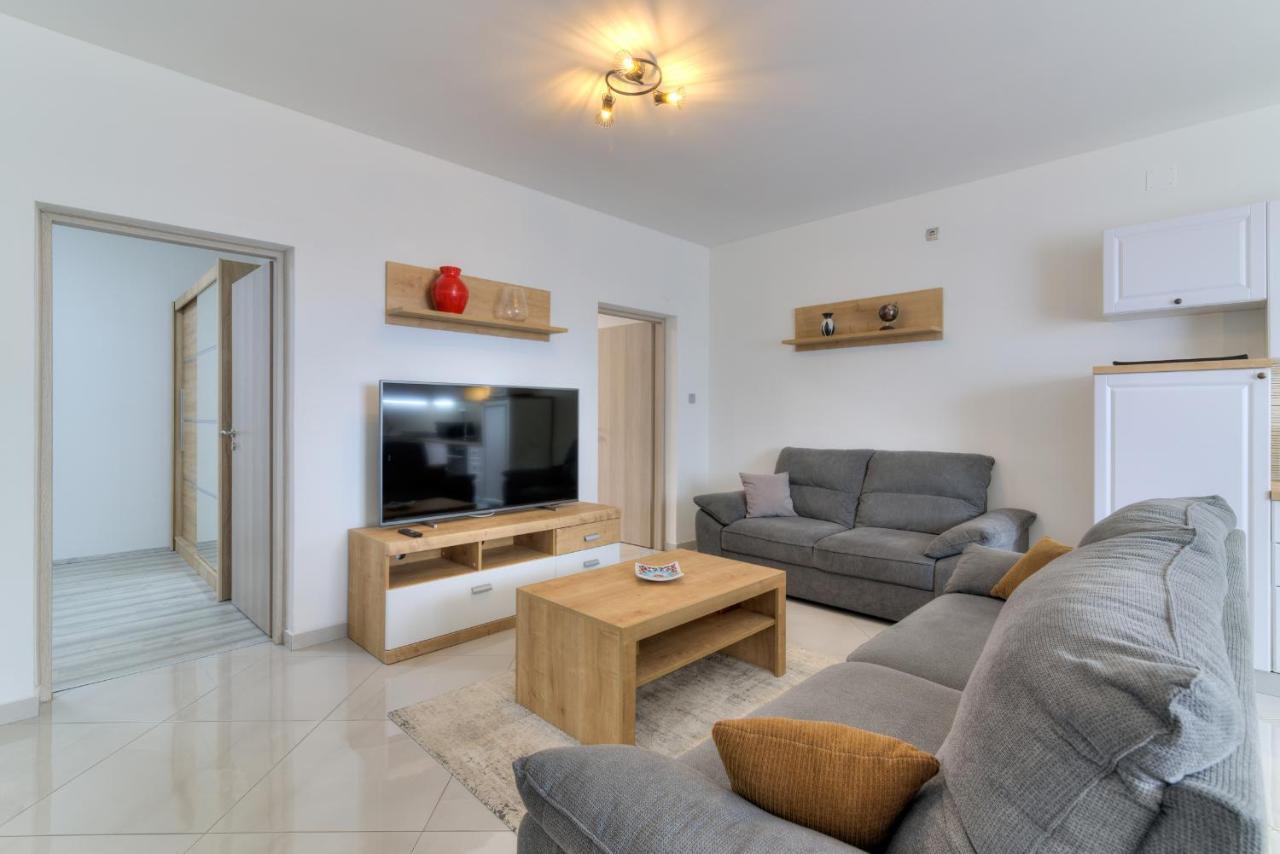 Apartment Luka Senj  Esterno foto